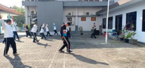 Senam Bersama dalam rangka Pembinaan Jasmani kepada Pegawai