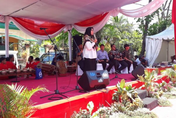 Pertunjukan Rakyat kepada Warga Pakis Tirtosari Surabaya