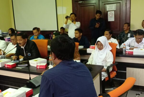 Rapat Koordinasi Pimpinan & Anggota Komisi D DPRD Sby beserta OPD Terkait dlm Program P4GN