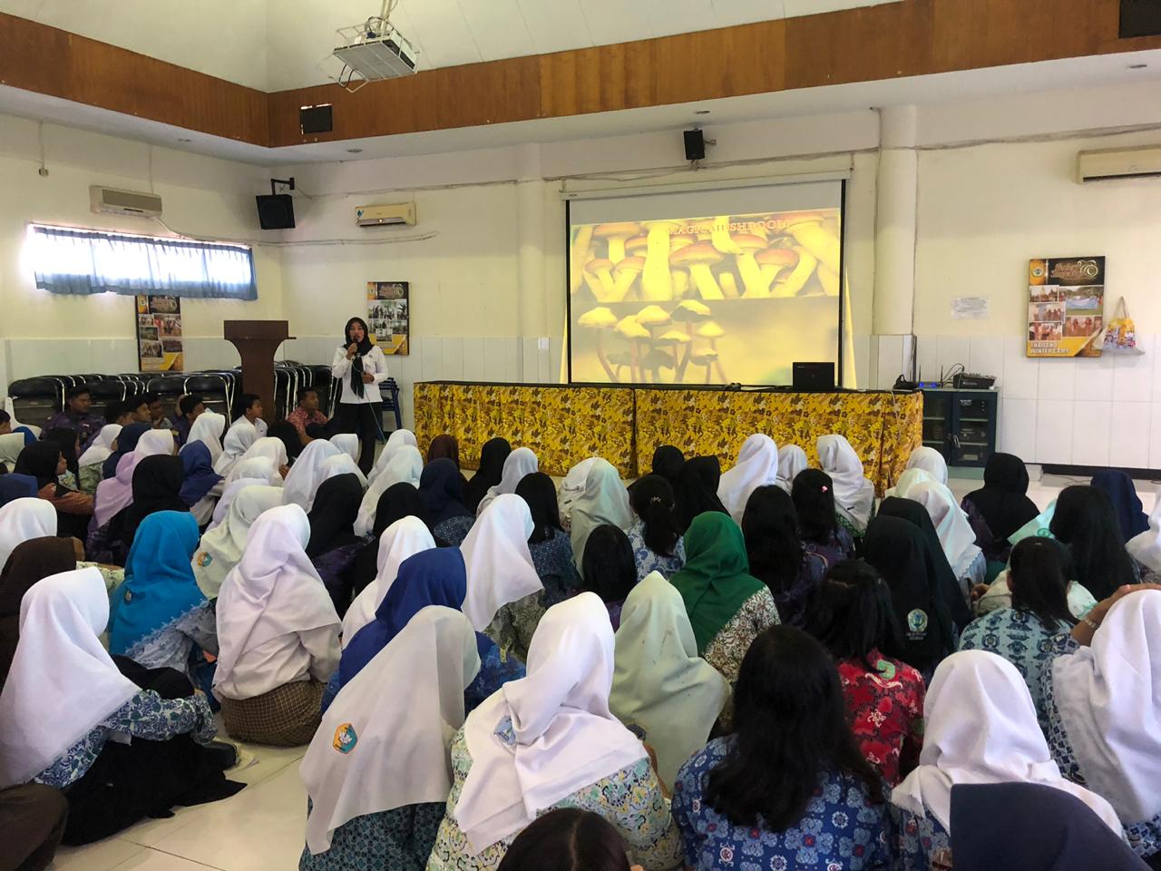 Sosialisasi P4GN dlm rangka MPLS kepada Pelajar SMA Dr. Soetomo Sosialisasi P4GN dlm rangka MPLS kepada Pelajar SMA Dr. Soetomo