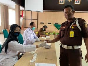 Pemberdayaan Masyarakat anti Narkoba melalui Test Urine