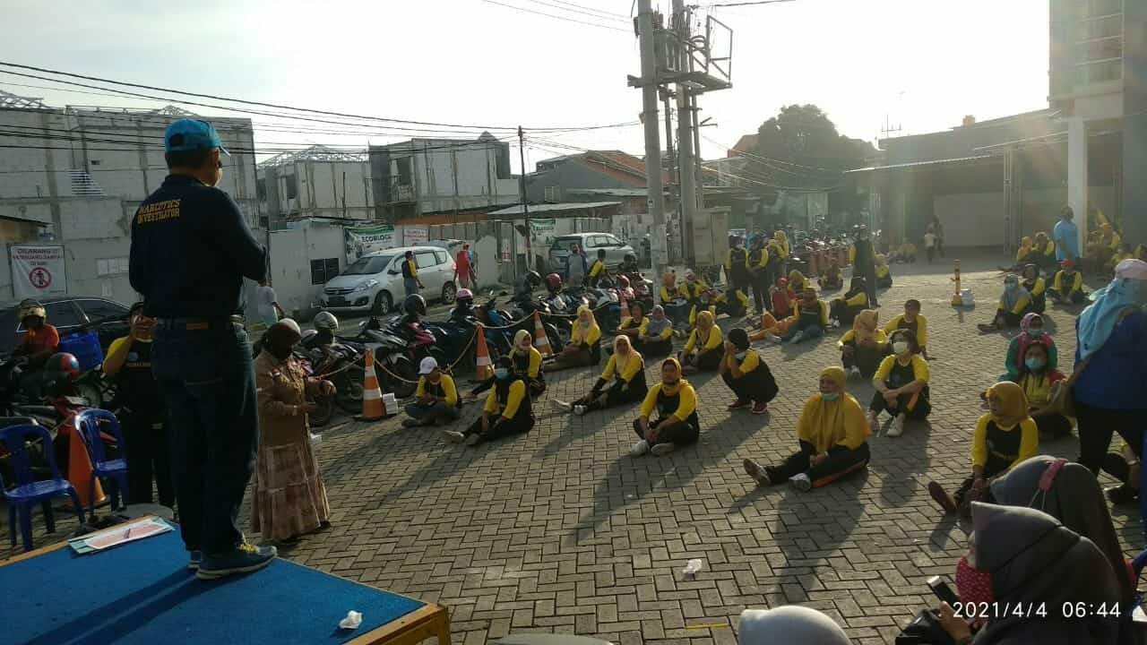Sosialisasi P4GN dan Senam Sehat Anti Narkoba bersama Relawan Anti Narkoba BNNK Surabaya dalam rangka Roadshow Kelurahan Bersinar Surabaya 2021
