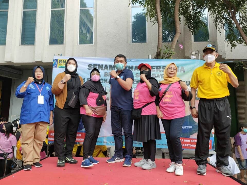 Senam Sehat Bersinar Demi Wujudkan Surabaya Bersinar Bersama Para Wanita Surabaya dalam rangka memperingati Hari Ibu Tahun 2021