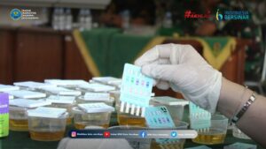 Sosialisasi P4GN dan Tes Urine Terhadap Prajurit prajurit Yonif 516/Caraka Yudha Surabaya