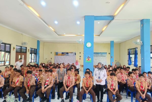 Kegiatan Komunikasi Informasi dan Edukasi P4GN melalui Sosialisasi di SMPN 32 Surabaya Kegiatan Komunikasi Informasi dan Edukasi P4GN melalui Sosialisasi di SMPN 32 Surabaya