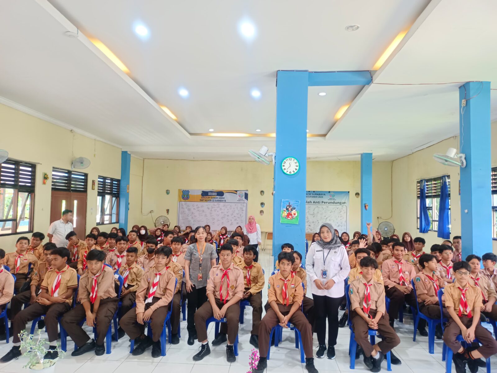 Kegiatan Komunikasi Informasi dan Edukasi P4GN melalui Sosialisasi di SMPN 32 Surabaya Kegiatan Komunikasi Informasi dan Edukasi P4GN melalui Sosialisasi di SMPN 32 Surabaya