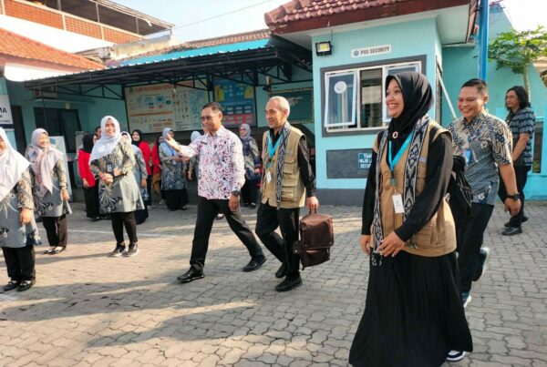 Akreditasi Klinik Pratama BNN Kota Surabaya oleh LAMFI Dapat Dukungan Penuh dari Kepala BNN Kota Surabaya Akreditasi Klinik Pratama BNN Kota Surabaya oleh LAMFI Dapat Dukungan Penuh dari Kepala BNN Kota Surabaya