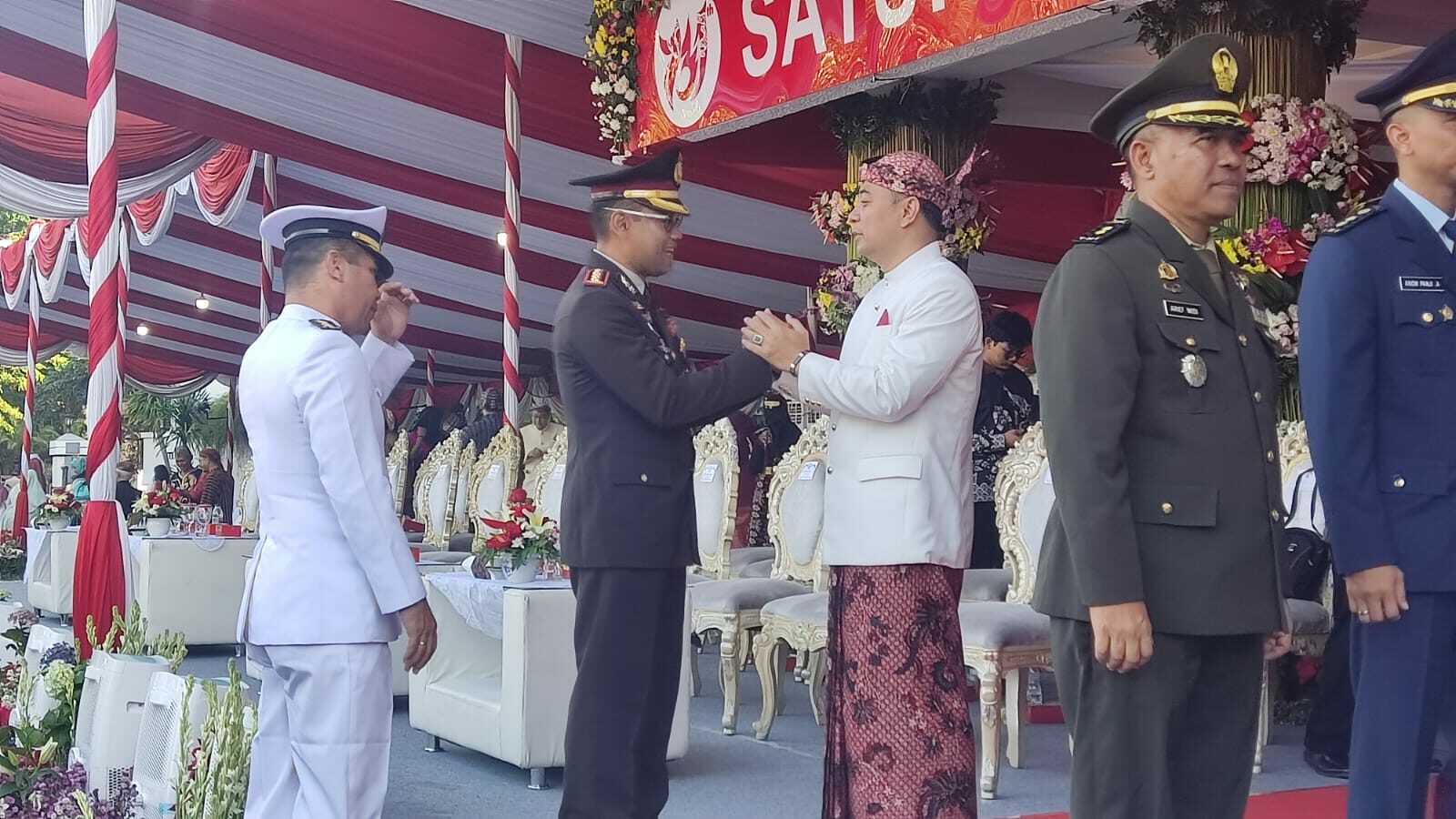 Kepala BNN Kota Surabaya Hadiri Upacara Bendera Peringatan Hari Lahir Pancasila di Balai Kota Surabaya Kepala BNN Kota Surabaya Hadiri Upacara Bendera Peringatan Hari Lahir Pancasila