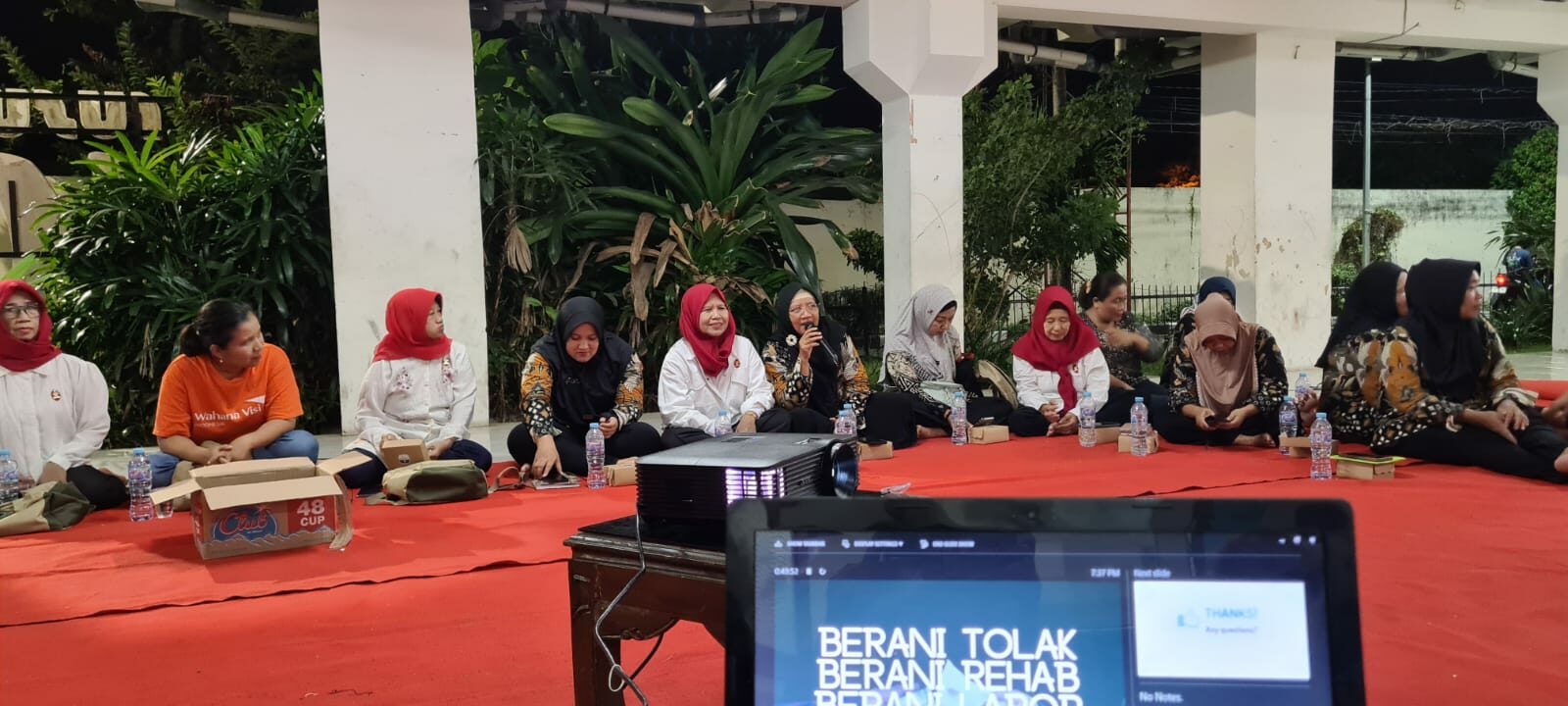 Fasilitasi dan Asistensi Pelaksanaan Advokasi Program Ketahanan Keluarga Anti Narkoba Berbasis Sumber Daya Pembangunan Desa/Kelurahan di Balai RW 10 Kelurahan Wonorejo Rungkut, Surabaya Fasilitasi dan Asistensi Pelaksanaan Advokasi Program Ketahanan Keluarga Anti Narkoba Berbasis Sumber Daya Pembangunan Desa/Kelurahan di Balai RW 10 Kelurahan Wonorejo Rungkut, Surabaya