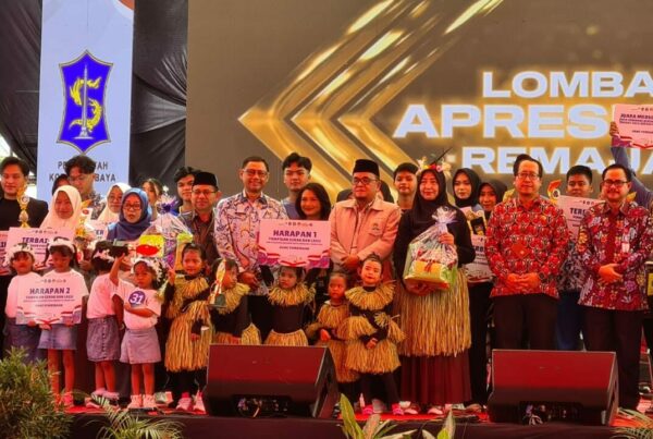Kepala BNN Kota Surabaya Hadiri Peringatan Hari Keluarga Nasional ke-31 dan Penganugerahan Juara Duta Genre Tahun 2024 di Balai Pemuda