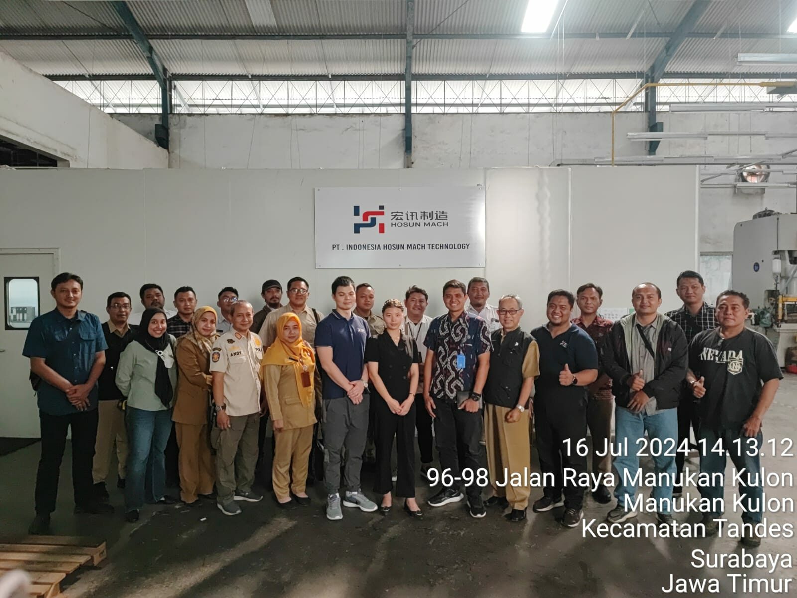 BNN Kota Surabaya Lakukan Pemantauan Orang Asing, Ormas Asing, dan Tenaga Kerja Asing di Kota Surabaya Dihadiri Oleh Berbagai Unsur Terkait Pelaksanaan Kegiatan Pemantauan Orang Asing, Ormas Asing, dan Tenaga Kerja Asing di Kota Surabaya Dihadiri Oleh BNN dan Berbagai Unsur Terkait