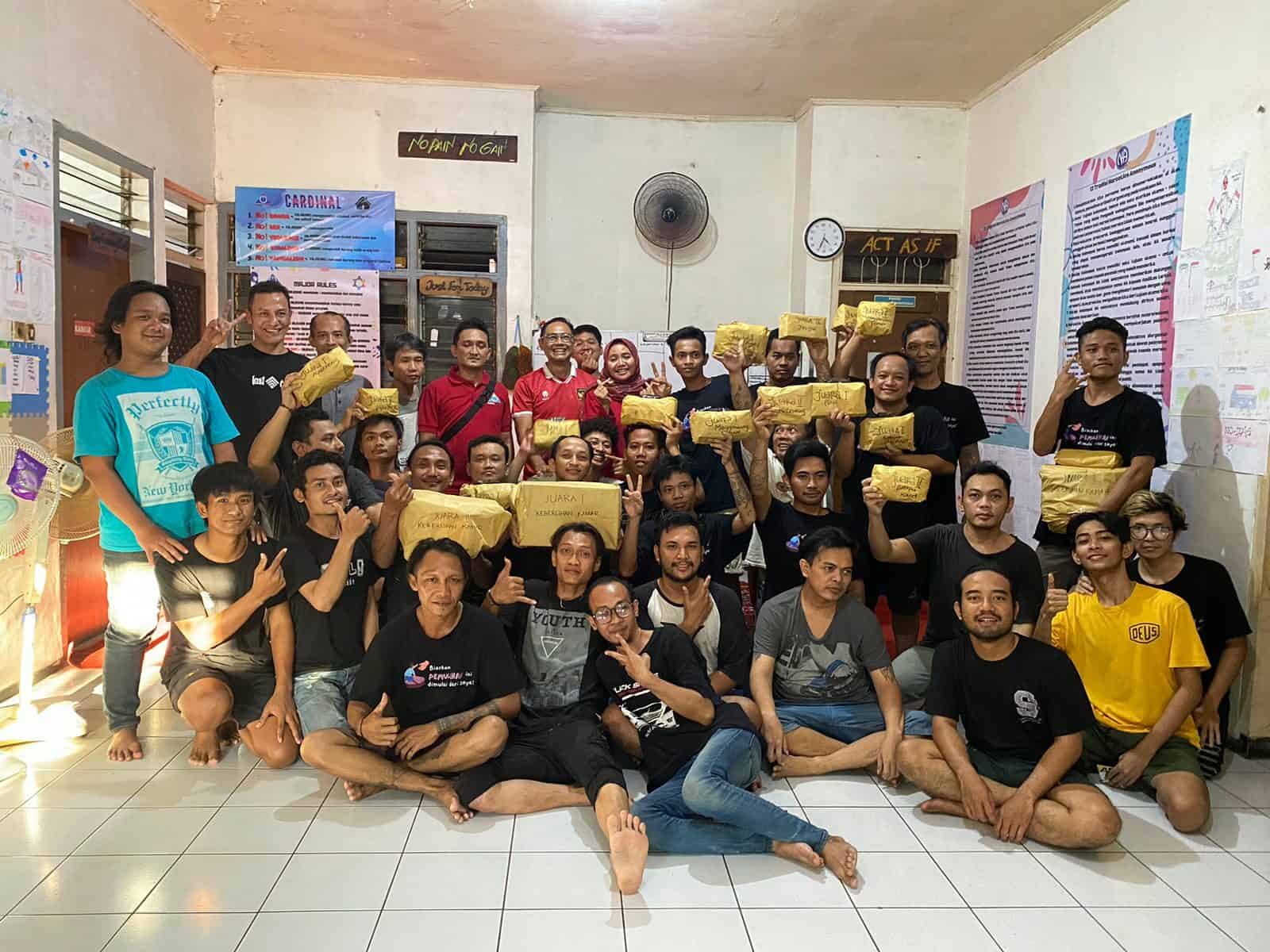 Para Pejuang Pemulihan di Rehabilitasi PLATO Semarakkan Kemerdekaan dengan Unjuk Karya Menyuarakan Merdeka Tanpa Narkoba Para Pejuang Pemulihan di Rehabilitasi PLATO Semarakkan Kemerdekaan dengan Unjuk Karya Menyuarakan Merdeka Tanpa Narkoba