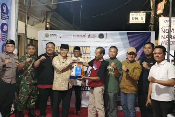 Kepala BNN Kota Surabaya Dampingi Kepala BNN Provinsi Jawa Timur dalam Sosialisasi Bahaya Narkoba di Kampung Sangar