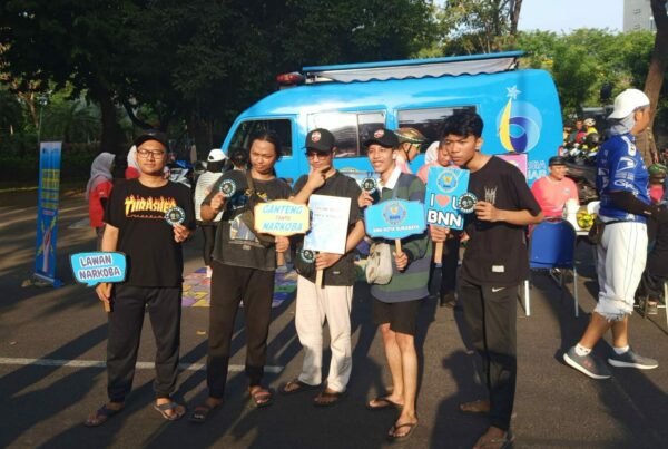 BNN Kota Surabaya Lakukan Pelayanan Publik Melalui Informasi Edukasi P4GN di Area Car Free Day (CFD) Jalan Taman Mayangkara