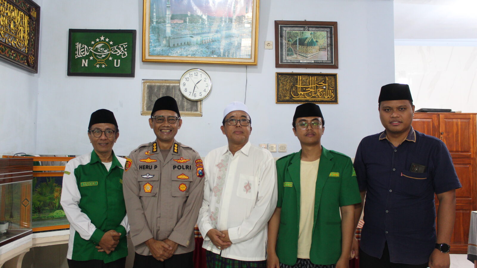BNN Kota Surabaya Lakukan Koordinasi dengan Tokoh Agama dalam Penguatan Kolaborasi P4GN bersama Pengasuh Pondok Pesantren Al Hikam Kemayoran Bangkalan BNN Kota Surabaya Lakukan Koordinasi dengan Tokoh Agama dalam Penguatan Kolaborasi P4GN bersama Pengasuh Pondok Pesantren Al Hikam Kemayoran Bangkalan