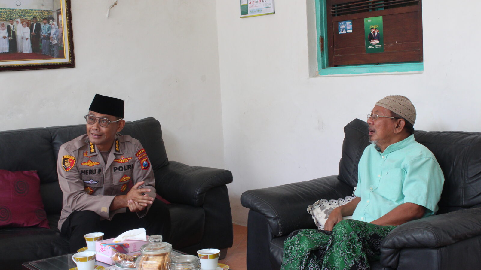 BNN Kota Surabaya Lakukan Koordinasi dengan Tokoh Agama dalam Penguatan Kolaborasi P4GN bersama Pengasuh Pondok Pesantren Bujahan Salafiyah Syafi'iyah Bangkalan BNN Kota Surabaya Lakukan Koordinasi dengan Tokoh Agama dalam Penguatan Kolaborasi P4GN bersama Pengasuh Pondok Pesantren Bujahan Salafiyah Syafi’iyah Bangkalan