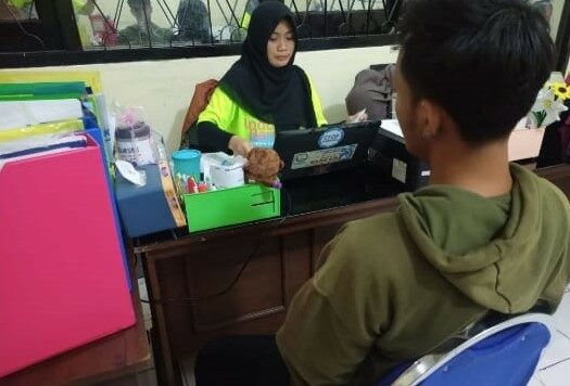 Meningkatkan Kesehatan Mental: Konselor BNN Kota Surabaya Gelar Konseling Klien Rawat Jalan Konsep Otomatis