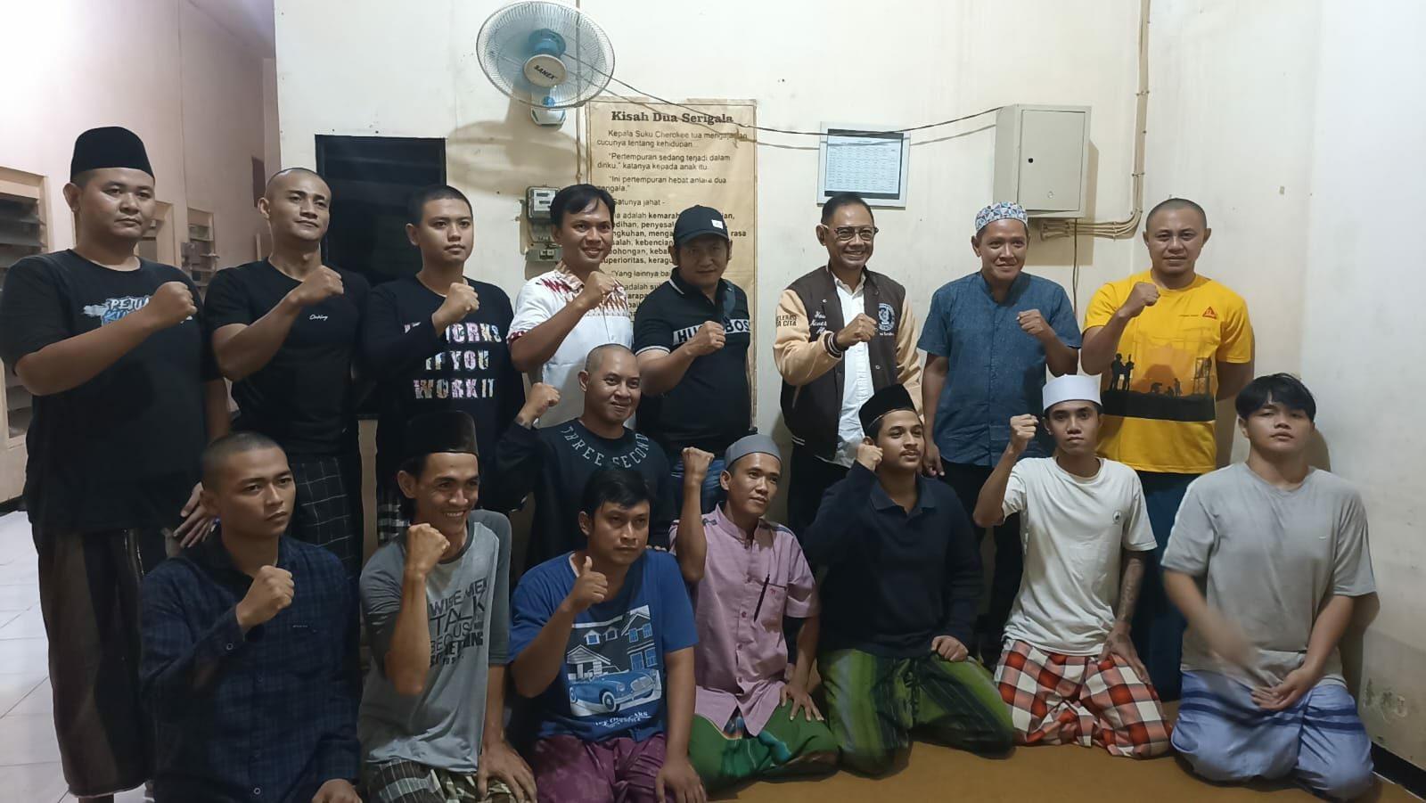 Bertepatan Dengan Hari Jadi BNN Ke-23. BNN Kota Surabaya lakukan kegiatan Buka Bersama Dengan Klien Rehabilitasi LRKM Yayasan Rumah Kita Surabaya Bertepatan Dengan Hari Jadi BNN Ke-23. BNN Kota Surabaya lakukan kegiatan Buka Bersama Dengan Klien Rehabilitasi LRKM Yayasan Rumah Kita Surabaya
