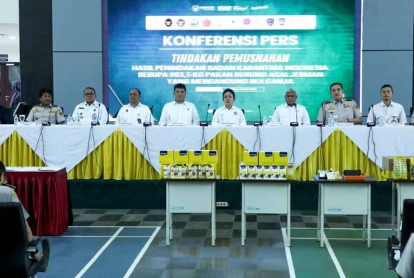 KEPALA BNN RI HADIRI PEMUSNAHAN PAKAN BURUNG MENGANDUNG BIJI GANJA