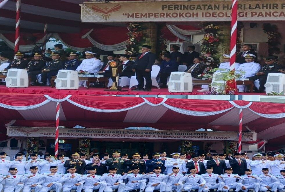 Kepala BNN Kota Surabaya Hadiri Upacara Peringatan Hari Lahir Pancasila 2025: Perkuat Semangat Kebangsaan Kepala BNN Kota Surabaya Hadiri Upacara Peringatan Hari Lahir Pancasila 2025: Perkuat Semangat Kebangsaan