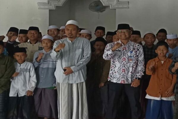 SOTO BANGKALAN: BNN Surabaya Gaungkan Semangat HANI 2025 di Pesantren Raudlatul Ulum