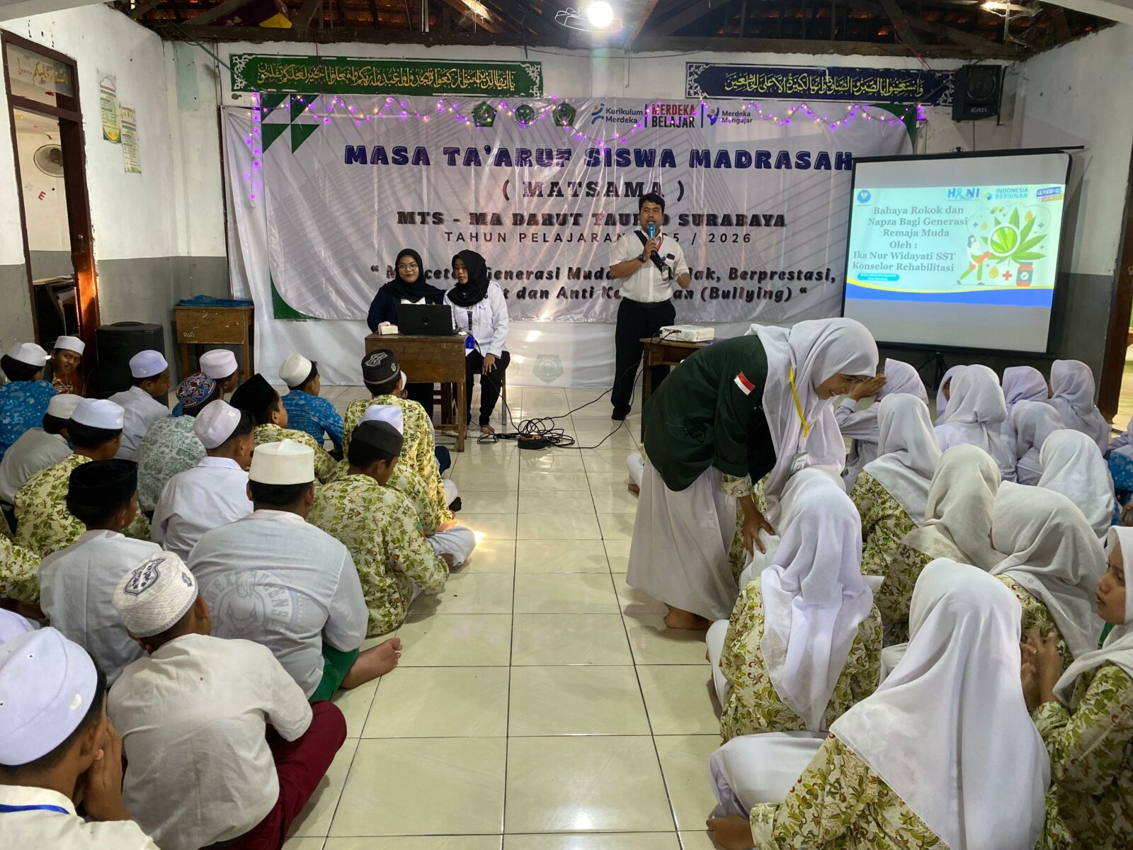 BNN Kota Surabaya Perkuat Ketahanan Remaja Lewat Sosialisasi Napza dan Rokok BNN Kota Surabaya Perkuat Ketahanan Remaja Lewat Sosialisasi Napza dan Rokok